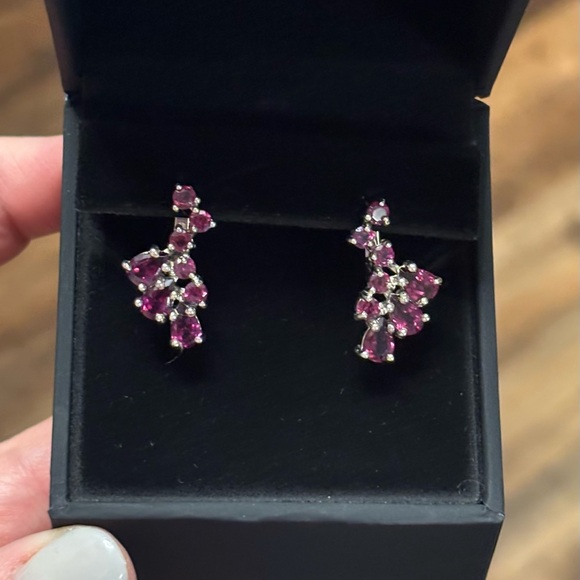 Elegant Natural Rhodolite Garnet Gemstone Earrings in 925 Sterling Silver! - Picture 2 of 8